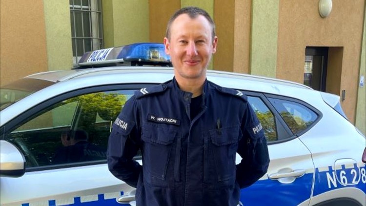 Policjant ze Sztumu uratował życie poszkodowanemu w wypadku – był we właściwym miejscu, o właściwej porze.