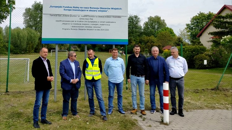 Zakończono inwestycję drogową w Królewie i Krasnołęce – ponad 5. km nowych nawierzchni dzięki środkom unijnym.