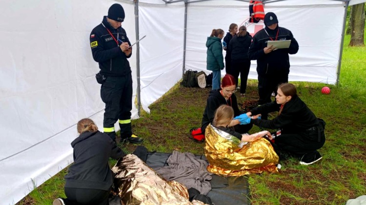 Uczennice z Malborka wzięły udział w Mistrzostwach Pierwszej Pomocy PCK.