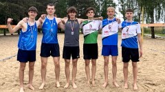 Mistrzostwa Powiatu w Siatkówce Plażowej - sukcesy licealistów i awanse do półfinałów wojewódzkich.