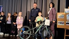 Bezpieczny na drodze - laureaci konkursu nagrodzeni podczas gali w Nowym Dworze Gdańskim.