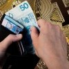 Ponad 18 proc. Polaków przyznaje, że lokuje swoje oszczędności w kryptowalutach