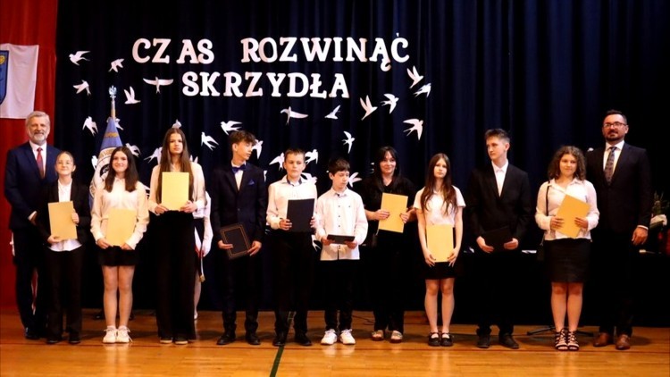 Uroczyste zakończenie roku szkolnego w Miłoradzu i Kończewicach.