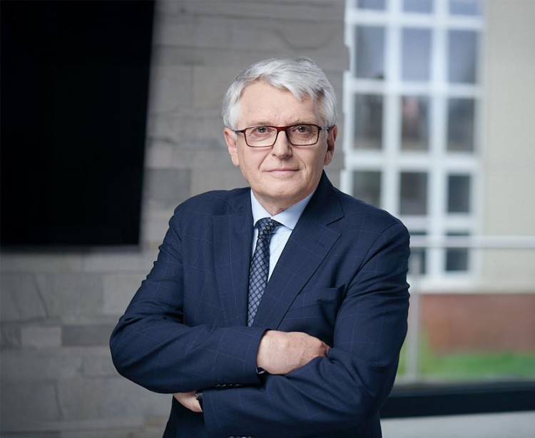 Profesor Andrzej Bochenek nie promuje żadnych leków ani suplementów…