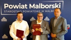 Nowa nawierzchnia między Kleciem a Parwarkiem - Powiat Malborski podpisał umowę na przebudowę drogi 2907G.