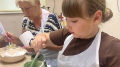 Ceramiczne inspiracje w Cisach – za nami wakacyjne twórcze warsztaty.