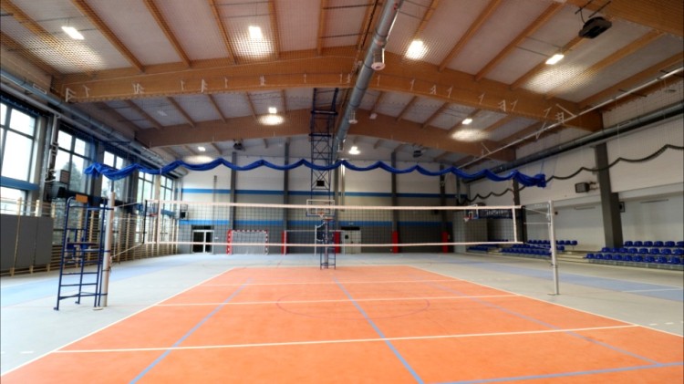 Nowoczesna hala sportowa w Nowym Stawie już prawie gotowa.