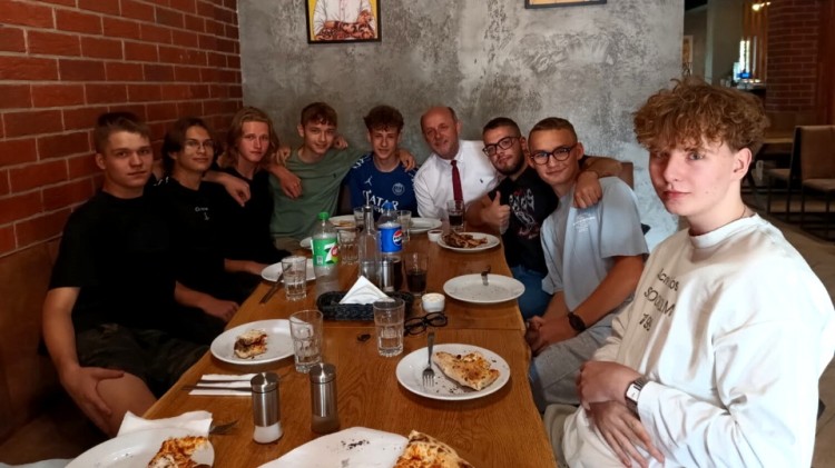 Rekordowa średnia i pizza na deser – wyjątkowe świętowanie uczniów Technikum nr 3 w Malborku.