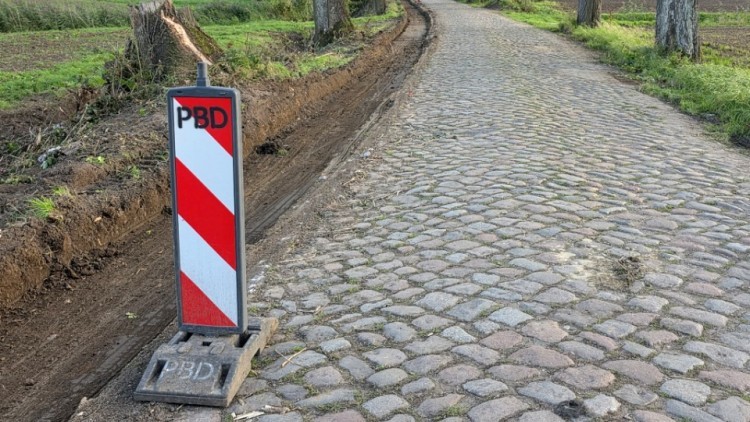 Rozpoczęła się przebudowa drogi Królewo – Parwark w gminie Stare Pole.