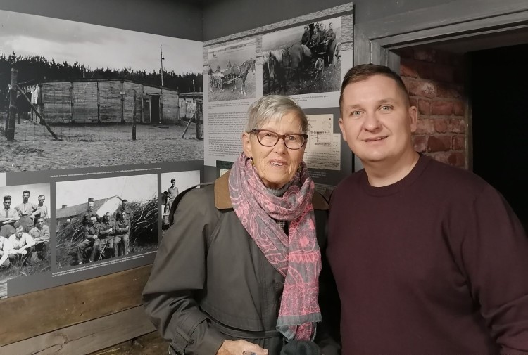 Wzruszająca wizyta w Muzeum Miasta Malborka – córka znanego piekarza odwiedziła rodzinne miasto.