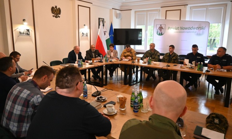 Powiat nowodworski przygotowuje się do sezonu zimowego 2025/2026.