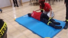 Młodzieżowa Drużyna Pożarnicza Szawałd uczyła się pierwszej pomocy.