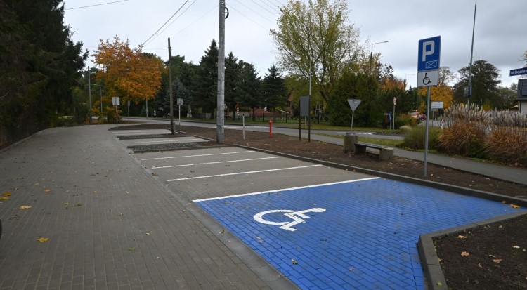 Nowe miejsca parkingowe w Jantarze oddane do użytku.