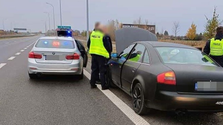 Brawurowa ucieczka przed policją – 22-latek ukarany 210. punktami karnymi.