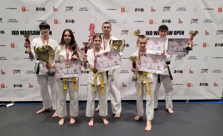 Medalowy sukces zawodników Malborskiego Klubu Kyokushin Karate w IKO Warsaw Open 2025.