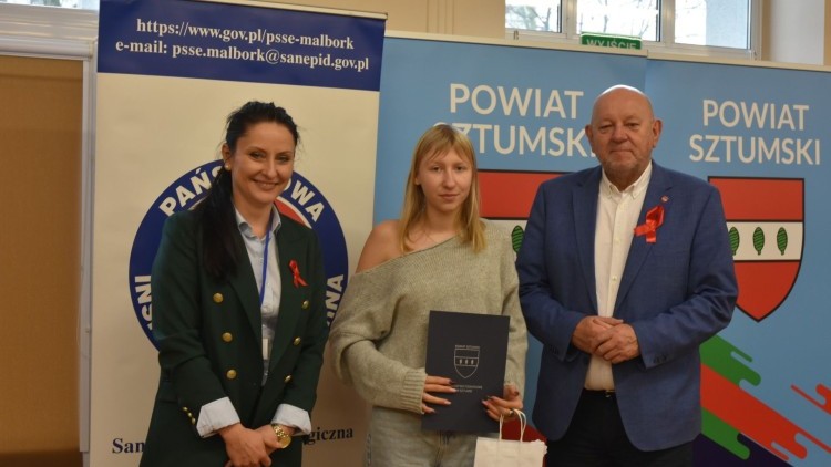 Młodzież z powiatu sztumskiego zmierzyła się z wiedzą o HIV/AIDS.
