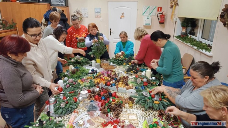 Świąteczne warsztaty florystyczne w Gminie Malbork – stwórz własny stroik.