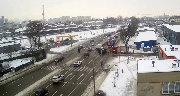 Wypadek na skrzyżowaniu Al. Wojska Polskiego z ul. Chopina w Malborku. Jedna osoba ranna. Zobacz wideo
