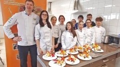 Uczniowie Technikum nr 3 w Malborku poznawali tajniki carvingu.