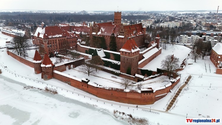 Zimowy Malbork z lotu drona – Wyjątkowa wideo i fotorelacja Zamku Krzyżackiego