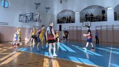 Mistrzostwa Powiatu Malborskiego w koszykówce - triumf drużyn z I LO i II LO.