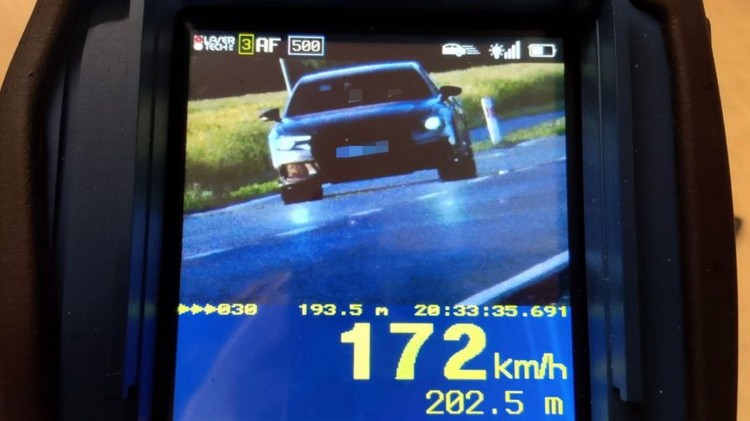 Malborska drogówka zatrzymała pirata drogowego. Jechał 172 km/h