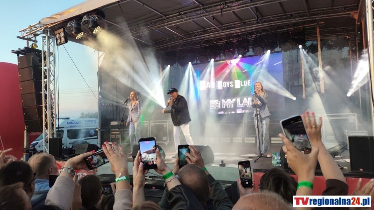 Bad Boys Blue gwiazdą Staropolskiego Festiwalu Lata i Smaku. Tłumy bawiły się w Starym Polu. Wideo i zdjęcia