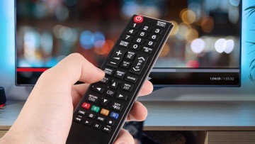 Polacy unikają reklam w telewizji. Ponad 83 proc. sięga w tym czasie…
