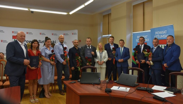 Nauczyciele odebrali akty awansu, a Zagroda Dziad&Baba; najlepsza w powiecie…