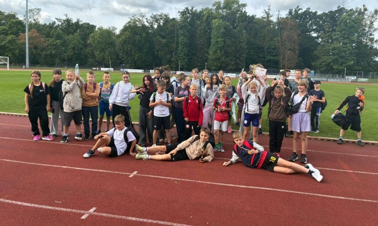 Sportowy sukces uczniów z Gminy Malbork. II miejsce drużynowo w Biegu Trzeźwości