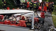 Śmiertelny wypadek na DW 515. Samochód dostawczy uderzył w drzewo. Nie żyje 29-letni pasażer - 20.06.2017