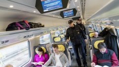 Grupa PKP gotowa na świąteczne wyjazdy. Całodobowe wsparcie, wzmocnione patrole, dodatkowe wagony i pociągi - 22.12.2017
