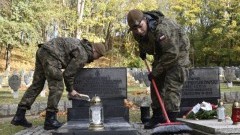 Żołnierze Wojsk Obrony Terytorialnej pamiętają o polskich bohaterach.
