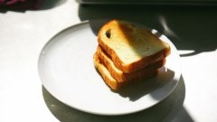 Klasyczny toster czy opiekacz do kanapek? Co sprawdzi się lepiej w Twojej&#8230;