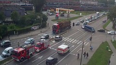 Pożar samochodu po wypadku trzech pojazdów na Alei Wojska Polskiego&#8230;
