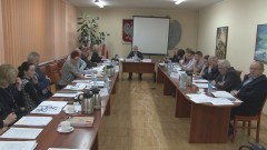 Radny Pskiet pyta: Prezes jest na urlopie, chciałbym się dowiedzieć czy samochód też jest na urlopie.. Radni debatowali o ZGKiM oraz o przyszłości elektrowni wiatrowych podczas XV sesji Rady Miejskiej w Dzierzgoniu – 18.02.2016