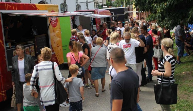 Pierwszy w Dzierzgoniu Piknik Smaków-Zjazd Food Trucków za nami - 13.08.2017