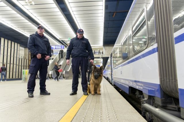 Wyszkoleni funkcjonariusze SOK zwiększą bezpieczeństwo podróżnych&#8230;