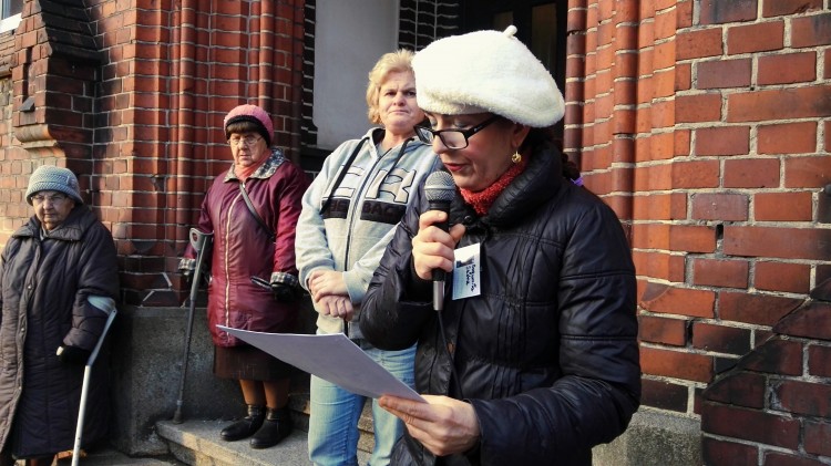 Malbork: Jeden podpis zrujnował jej całe życie, ona nie zamierza się&#8230;