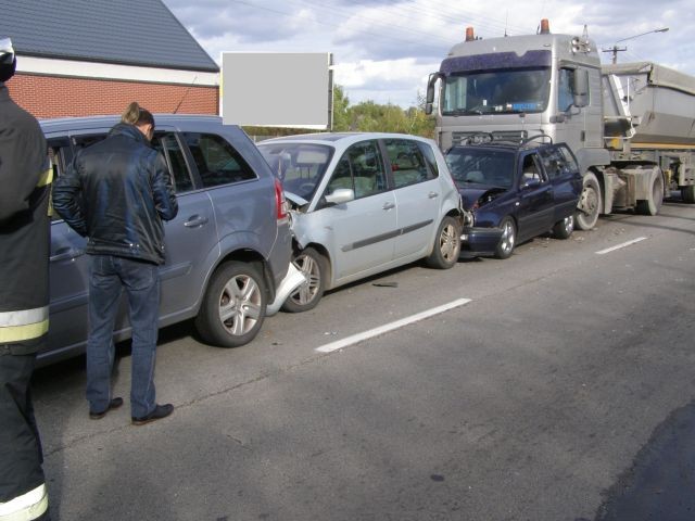Zderzenie czterech aut w Malborku. Poszkodowani przewiezieni do szpitala.