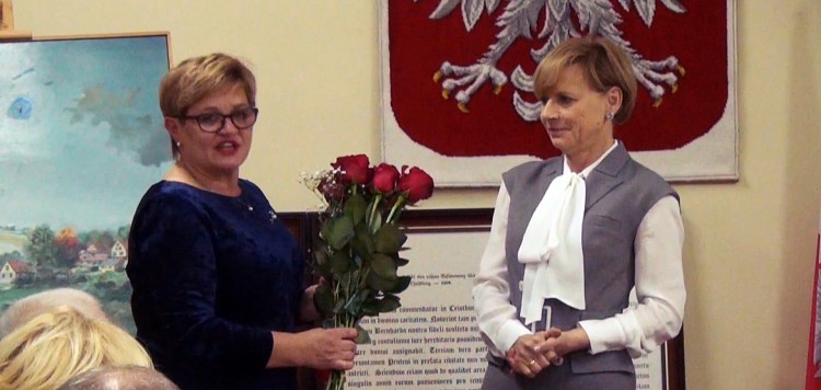 Była włodarz Elżbieta Domańska pogratulowała Jolancie Szewczun objęcia&#8230;