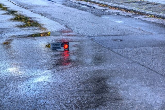 Zmiana aury wymusza zmianę techniki prowadzenia pojazdu. Apel policji&#8230;