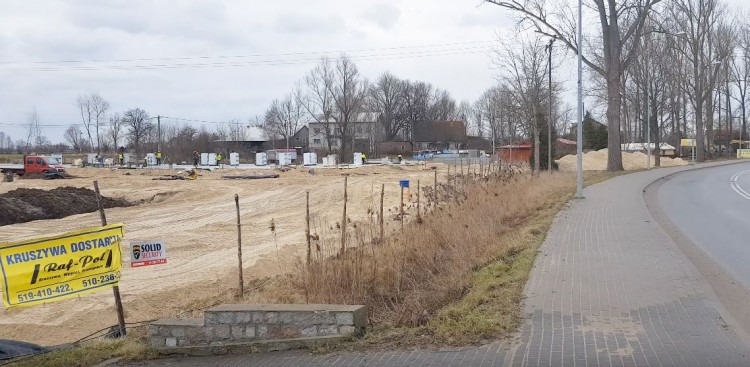 Czy w Stegnie będą nowe miejsca pracy? Trwa budowa marketu