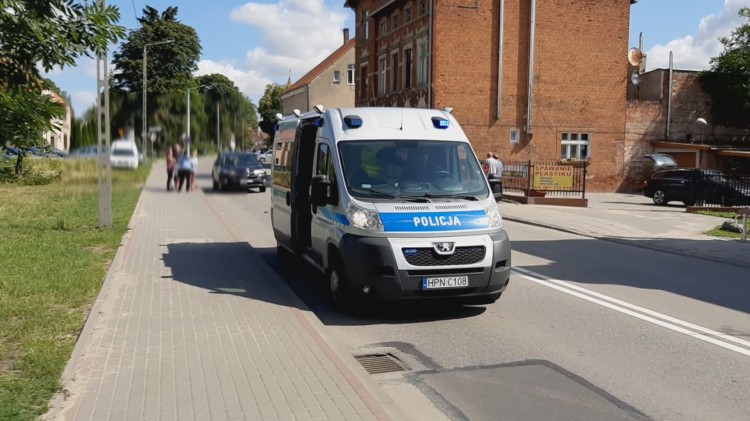 Wstępne ustalenia: „Mężczyzna wtargnął przed jadący pojazd” 