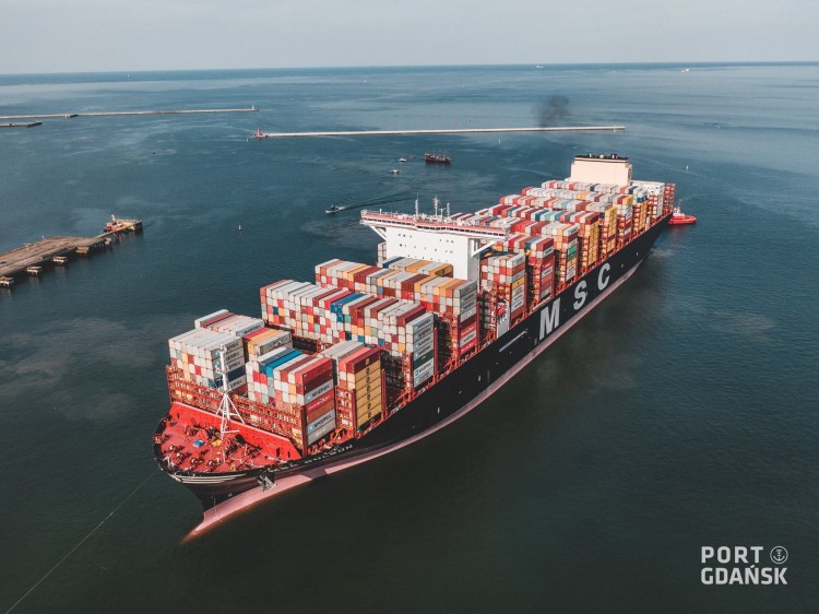 Gdański port nawiedził kolos z Chin.