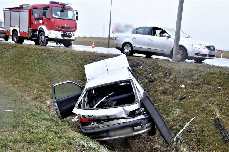 Wypadek na DK22 z udziałem nietrzeźwego kierowcy.