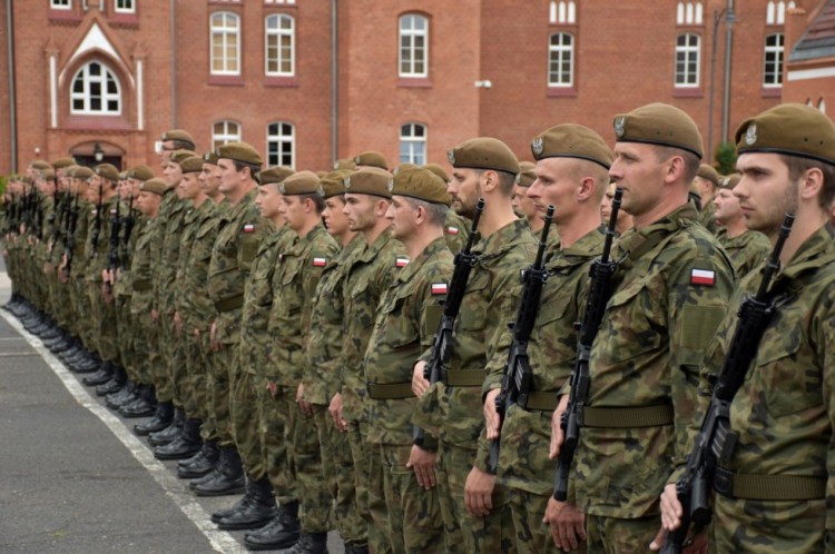 Komunikat Dowództwa WOT ws. zaangażowania żołnierzy w walkę z koronawirusem.