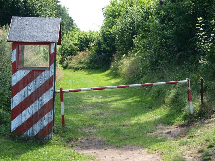 Pijany motocyklista bez uprawnień pojechał na wycieczkę na granicę&#8230;