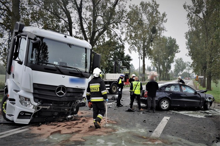 Czołówka na DK91. Śmierć poniósł kierowca osobówki. 