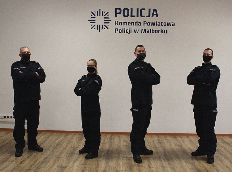 Malbork. Nowi policjanci w komendzie. Ty też możesz zostać jednym z nich.